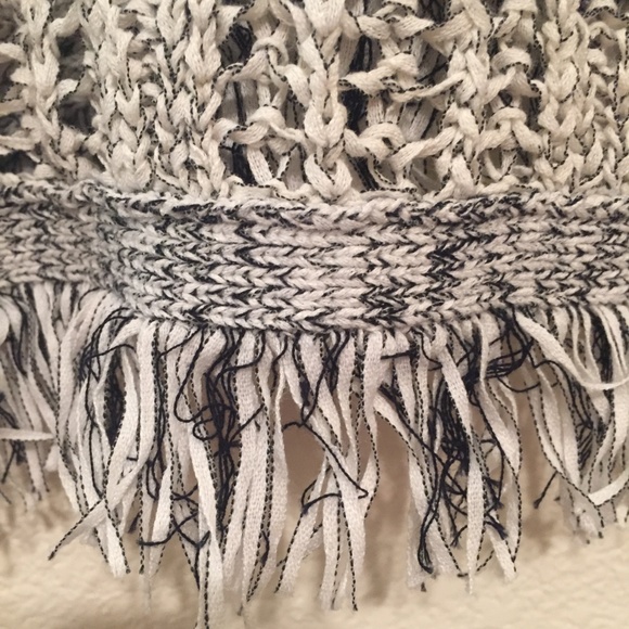 Graham & Spencer Arabel Sweater - Size M - Picture 5 of 7